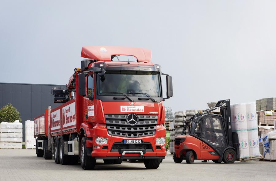  Mercedes-Benz Arocs 2543 6x2/4 2017 года  (фото 2 из 5)